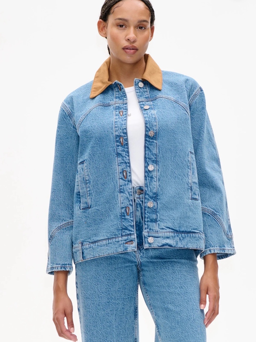 Baum und pfedgarten Women's Light Blue Denim Jacket with Tan Collar size US 6